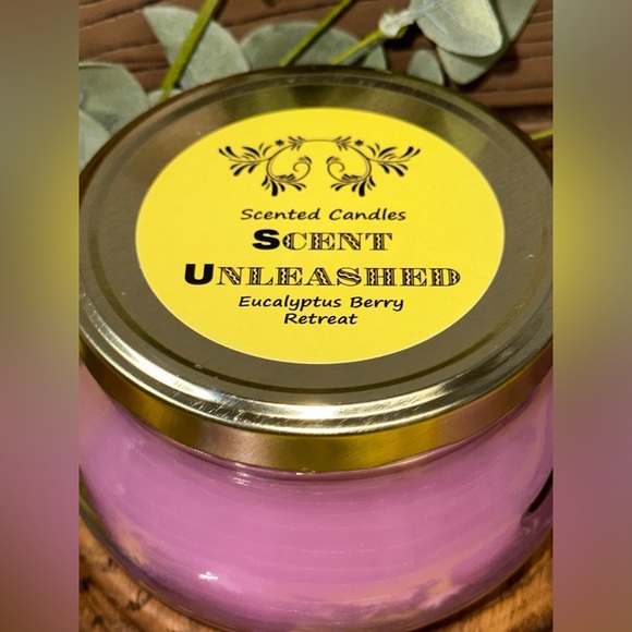 EUCALYPTUS BERRY RETREAT @SCENT_UNLEASHED LUXURY HAND POURED SCENTED CANDLES - Picture 7 of 7